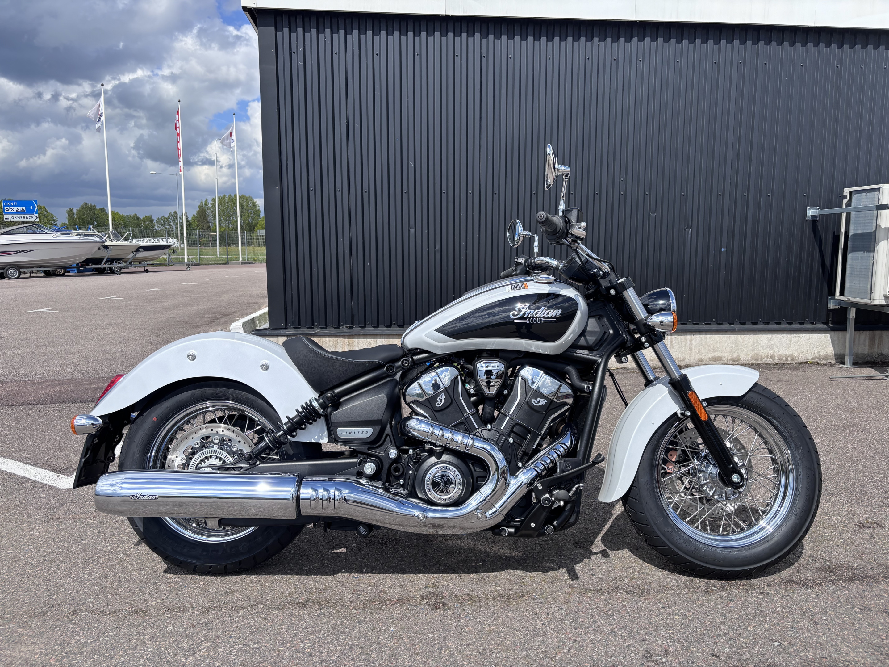 Indian Scout Classic Ltd+Tech Ghost White Metallic 2025
