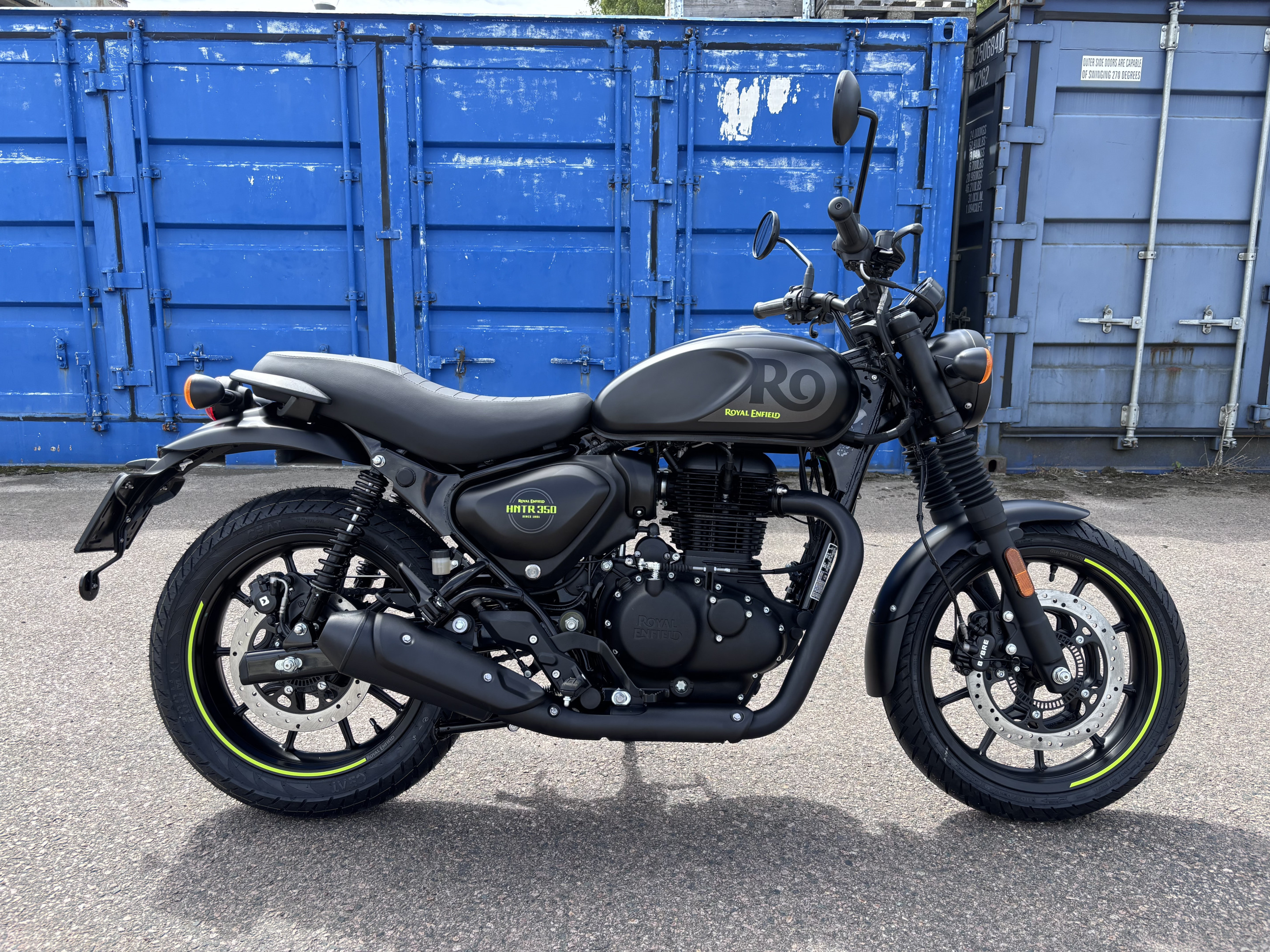 Royal Enfield HNTR 350 Graphite Grey 2026