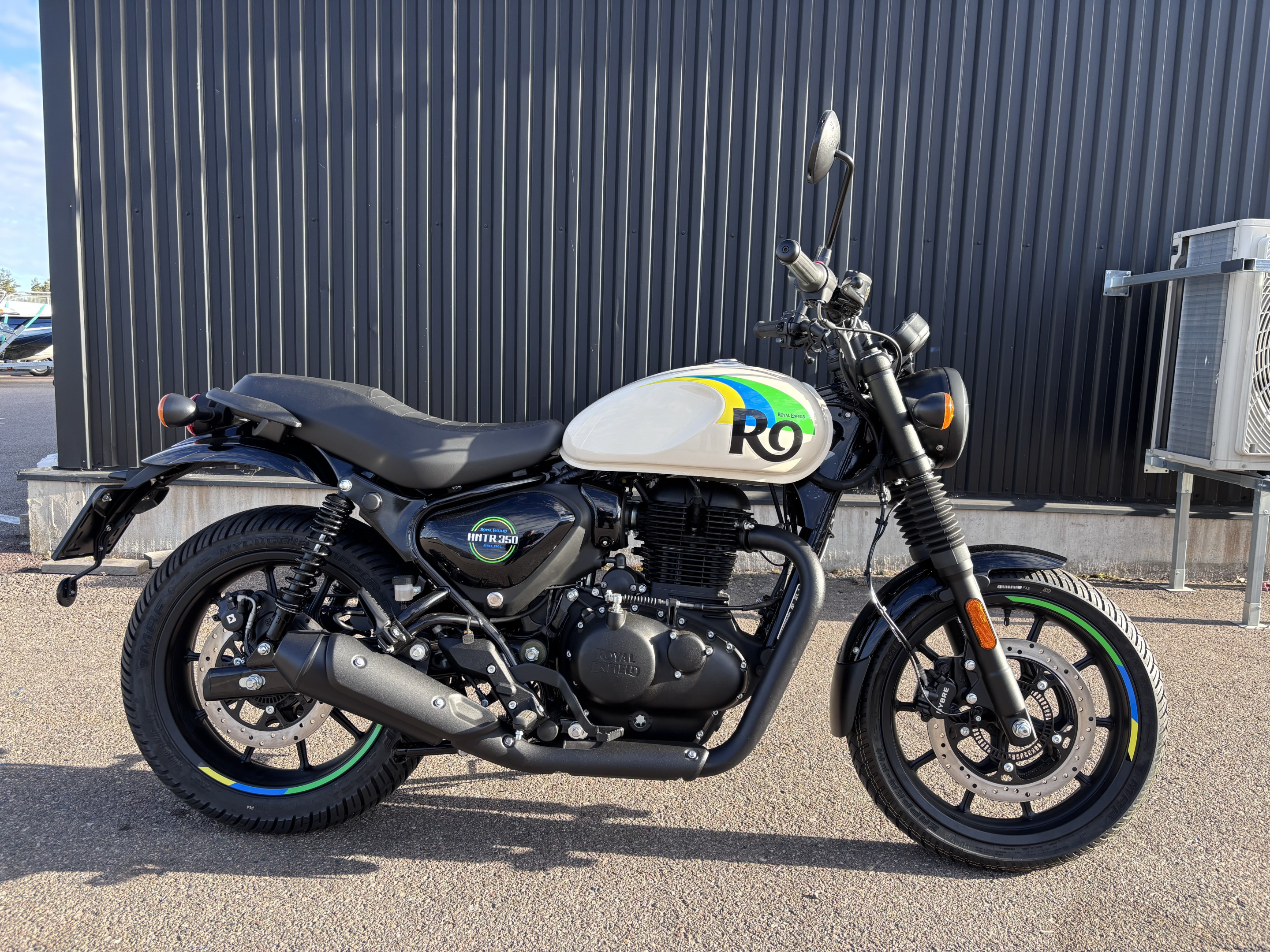 Royal Enfield HNTR 350 2025